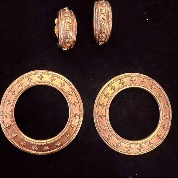 Chanel Vintage Hoops - Picture 6 of 6